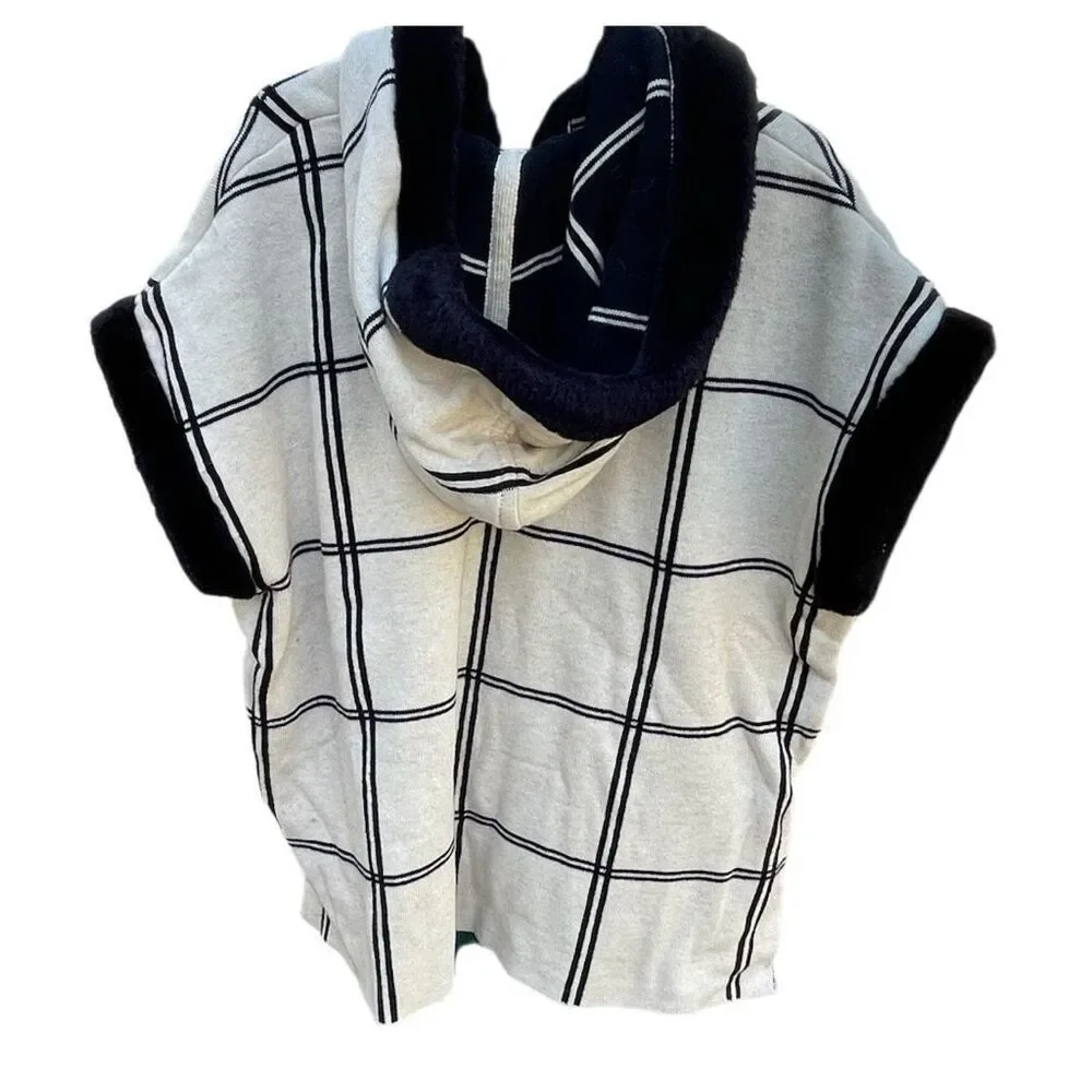 Tahari size M girls size M 7/8 sleeveless poncho hooded faux fur.